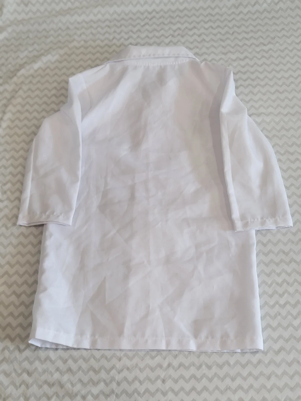 Amscan White Costume Lab Coat with Gold Caduceus Detail Childrens Small